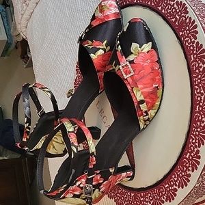 💃 Professional Dance Shoes Black Sateen with Floral design.
